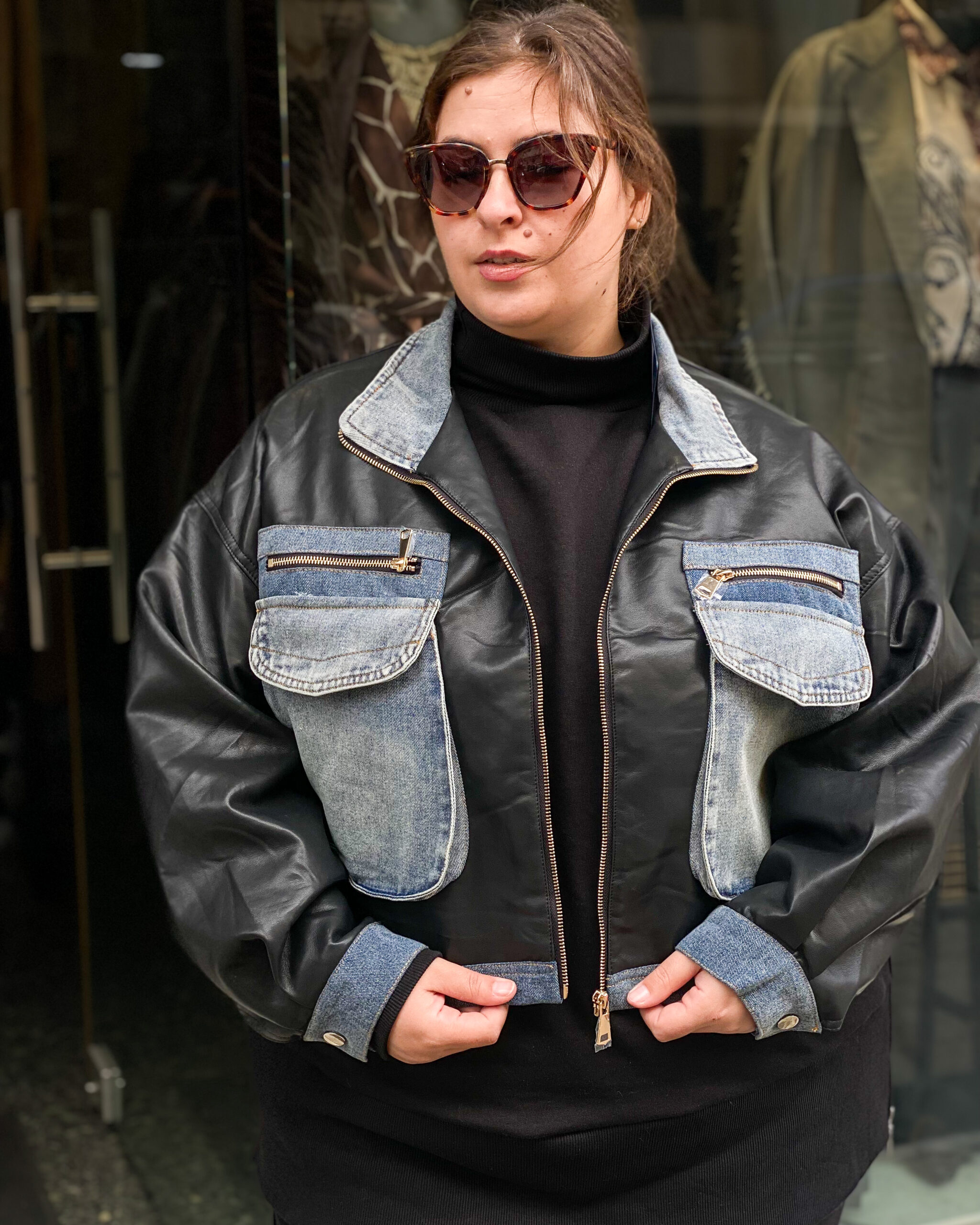 Δερματίνη Oversized Jacket με Τζιν ΛεπτομέρειεςΔερματίνη Oversized Jacket με Τζιν Λεπτομέρειες