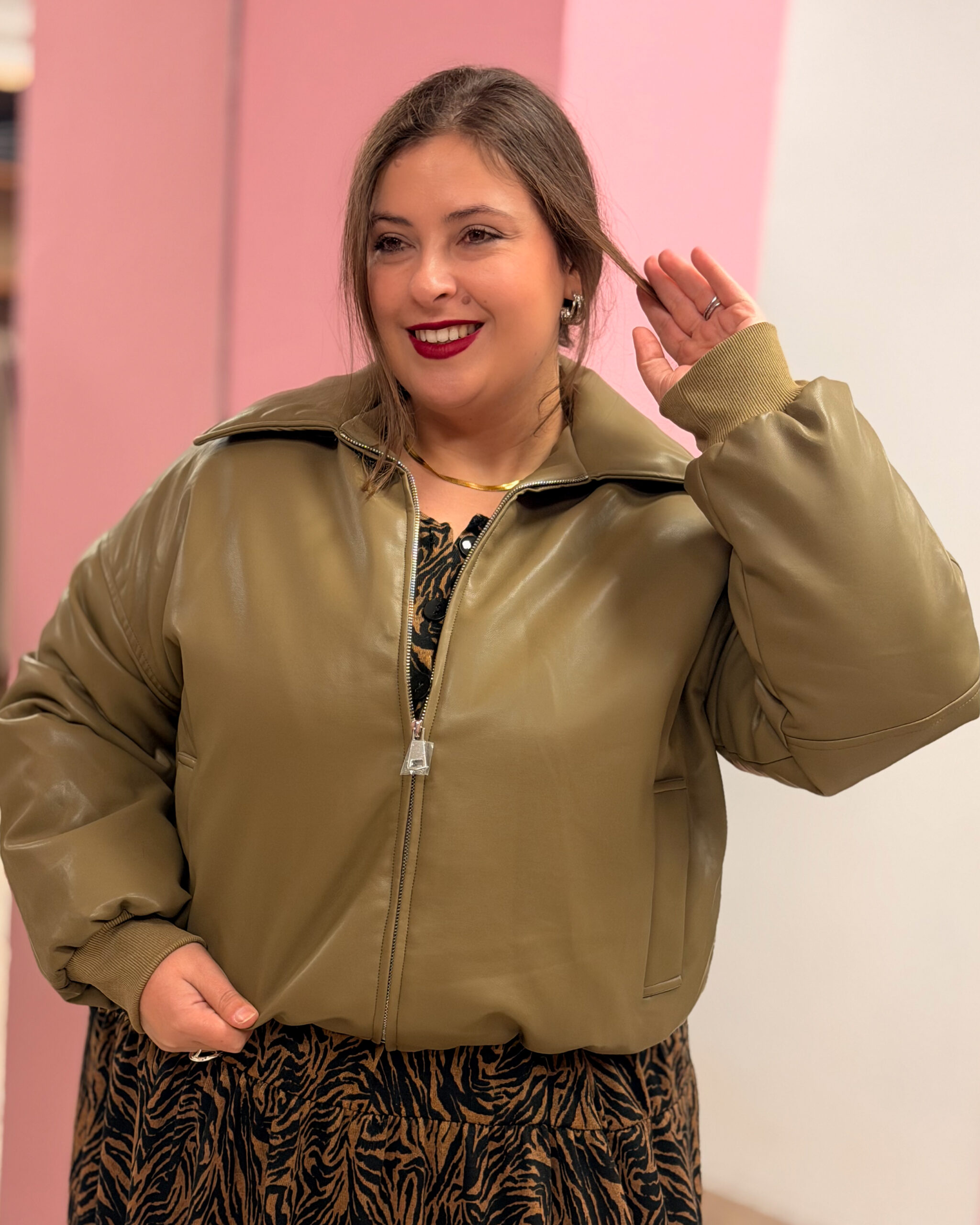 Γυναικείο Cropped Μπουφάν Δερματίνη με Υαλοβάμβακα & Φόδρα  | 3 ΑποχρώσειςΓυναικείο Cropped Μπουφάν Δερματίνη με Υαλοβάμβακα & Φόδρα  | 3 Αποχρώσεις