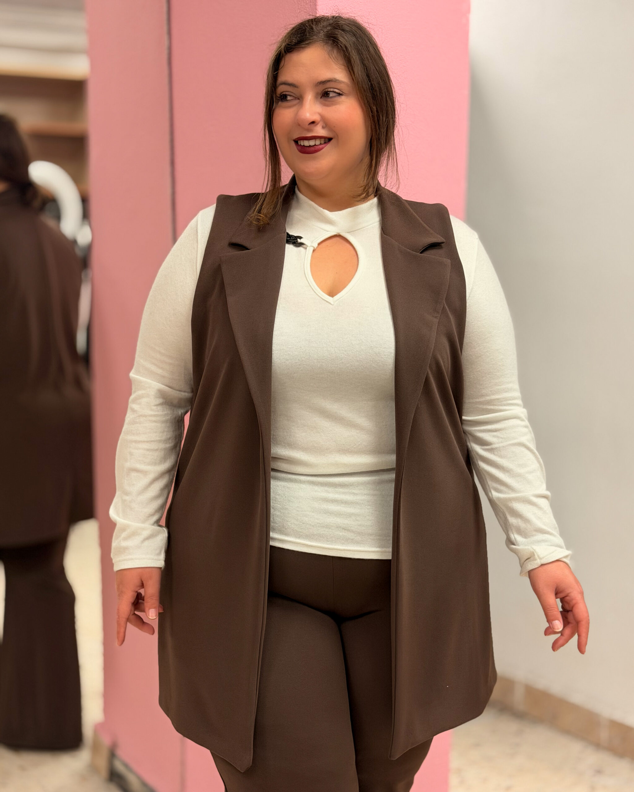 Γυναικείο Μακρύ Γιλέκο Κρεπ Διπλής Ελαστικότητας | Με Πλαϊνά Ανοίγματα & Γιακά | Ελληνικής ΚατασκευήςΓυναικείο Μακρύ Γιλέκο Κρεπ Διπλής Ελαστικότητας | Με Πλαϊνά Ανοίγματα & Γιακά | Ελληνικής Κατασκευής