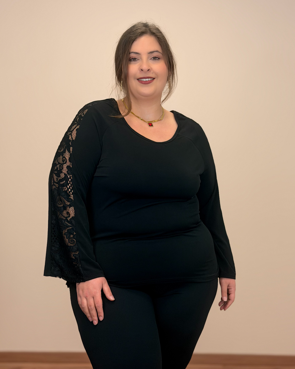 Γυναικείο Μπλουζάκι με Δαντέλα στα Μανίκια & Καμπάνα Γραμμή | Ελληνικής ΡαφήςΓυναικείο Μπλουζάκι με Δαντέλα στα Μανίκια & Καμπάνα Γραμμή | Ελληνικής Ραφής