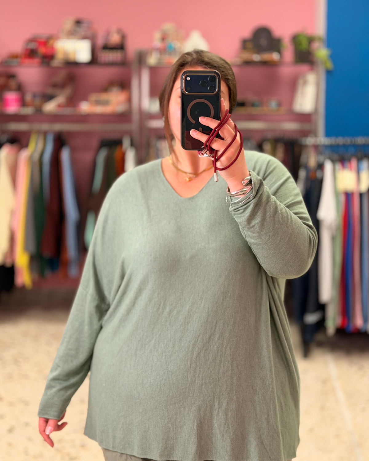 Γυναικείο Ψιλό Πλεκτό Μπλουζάκι Plus Size με V Ντεκολτέ | Μαλακό & Ελαστικό | Κάλυψη έως 180 - Χακί, One Size